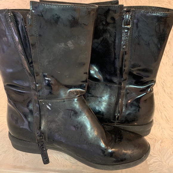 Ugg’s Water Proof Zip up Boots Black Size 7 - Picture 5 of 6